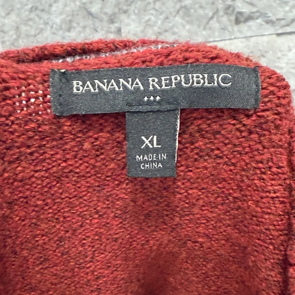 Banana Republic Men's Burnt Red Crewneck Sweater